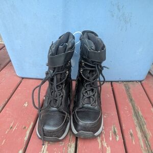 Boys Sz 5 Winter Boots
